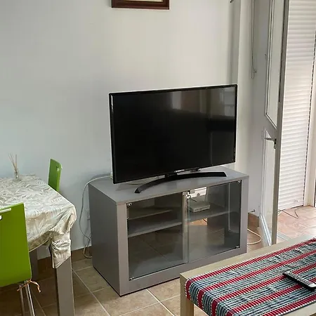 Cosy With Shared Balcony * إشبيلية